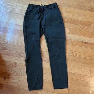 Lululemon women’s stretch high rise jogger